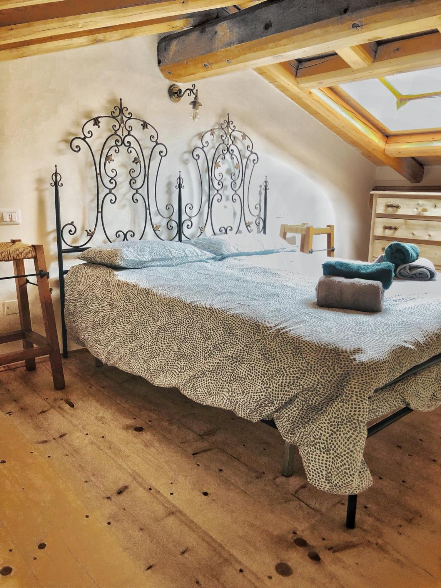 Casa Barteei Bed & Breakfast Monte Isola Luaran gambar